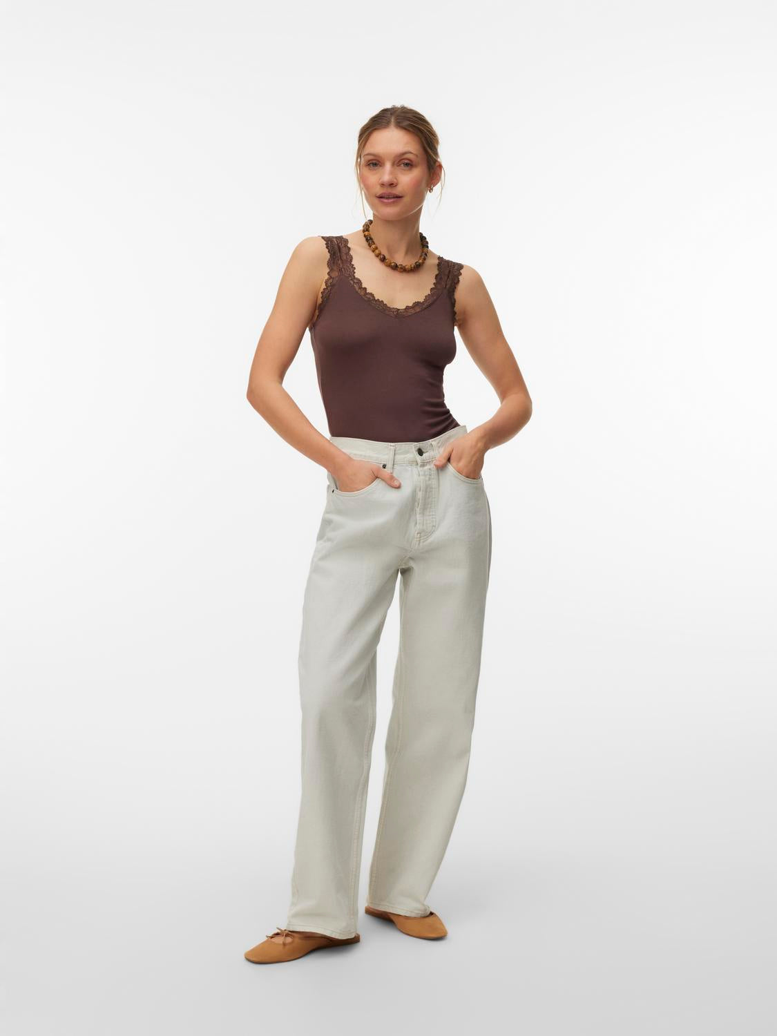 model_shot-front